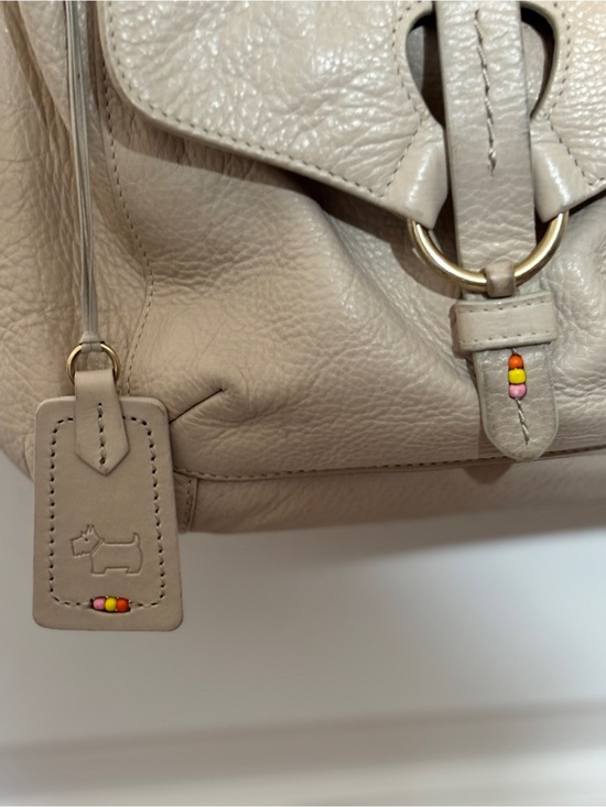 RADLEY LONDON Handbags - RADLEY LONDON Beige Leather Shoulder Bag with Ring Detail-Y2K Vintage